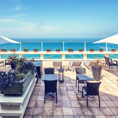 Hotell Mercure Le Grand Large 4*