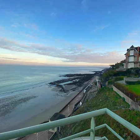 Отель Mercure Le Grand Large 4*