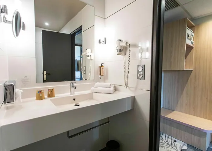 Отель Mercure Le Grand Large Гранвиль